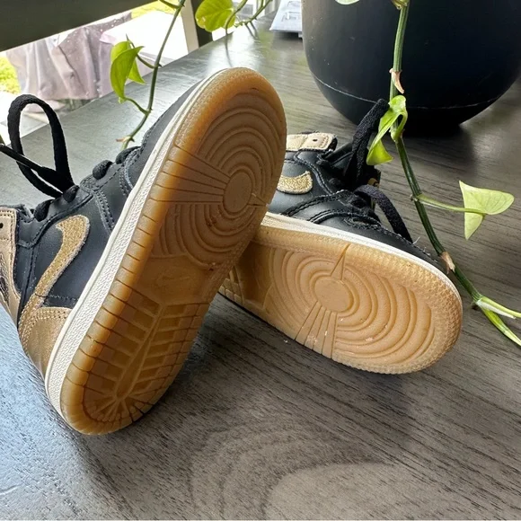 KIDS' TODDLER AIR JORDAN RETRO 1 HIGH OG CASUAL SHOES (7C) - Picture 5 of 5